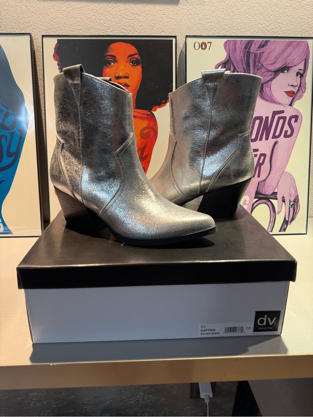 DV by Dolce Vita Silver Metallic Faux Leather Western Ankle Boots 7.5